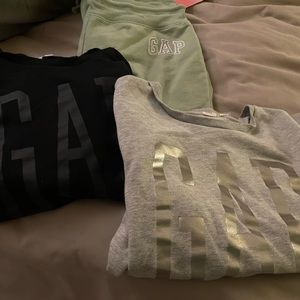 Bundle of Gap outlet sweats.